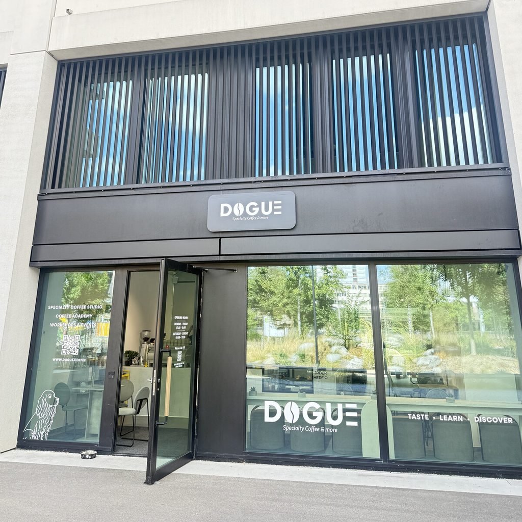 DOGUE coffee studio - front